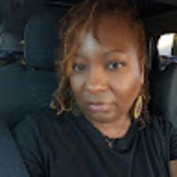 Meet your Posher, Sakina - Picture 1 of 1